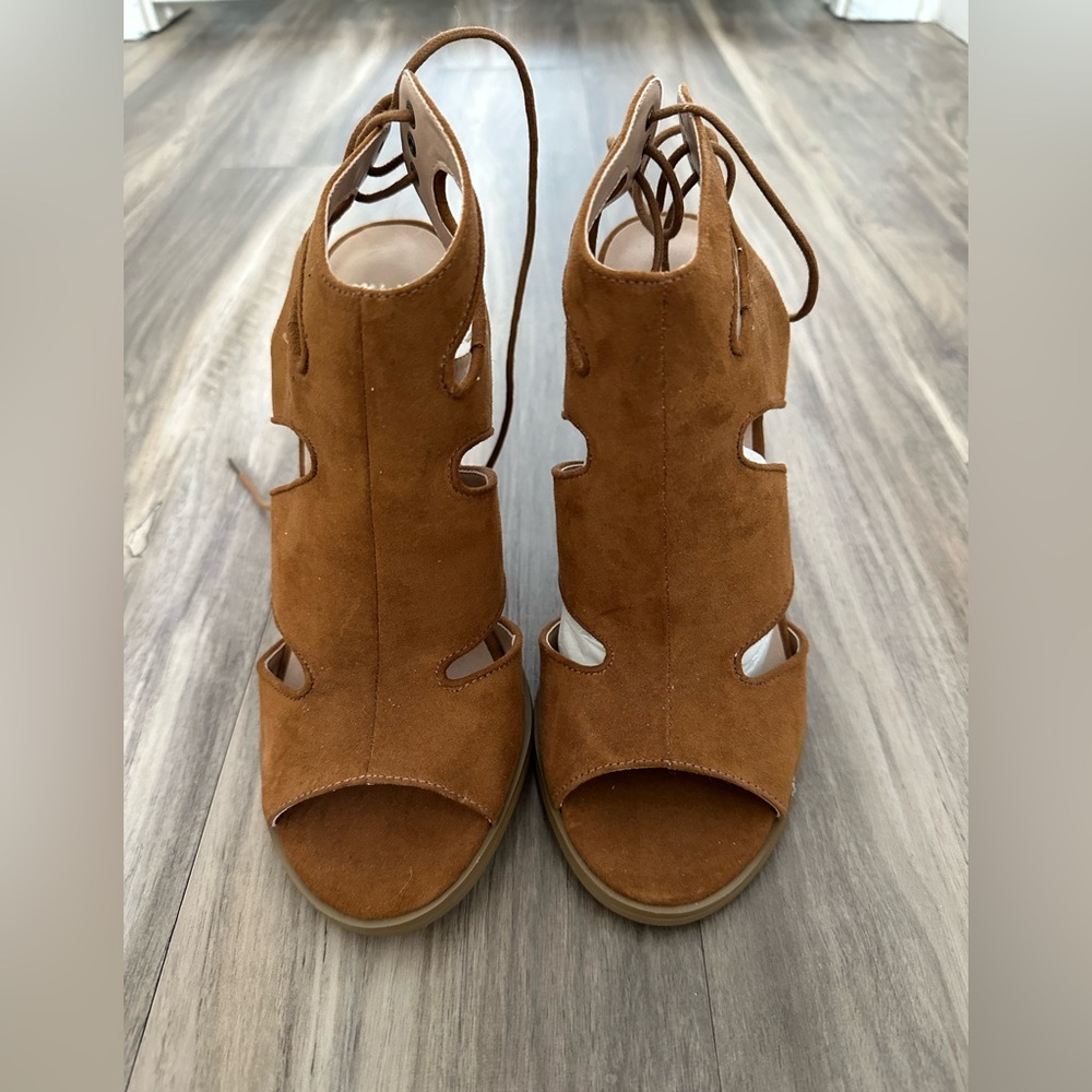 *NEW Brown Suede Lace-Up Women's Sandals (7.5US)